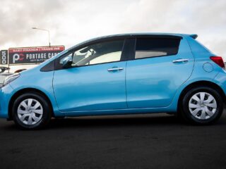 2016 Toyota Vitz F model, I stop, Push start image 295643