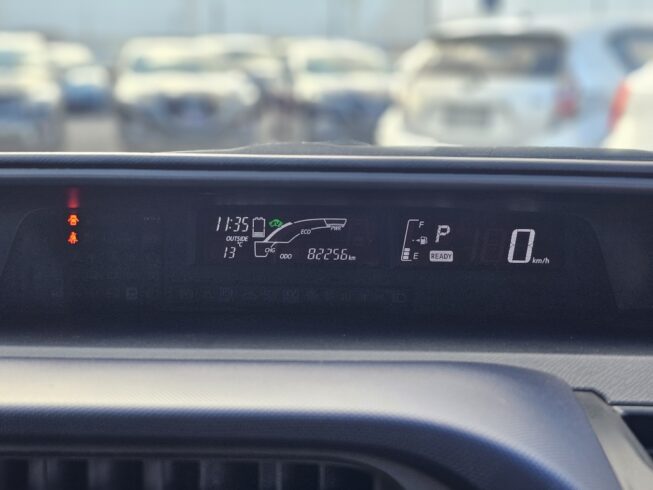 2016 Toyota Aqua Stand out in Pink!! image 297015