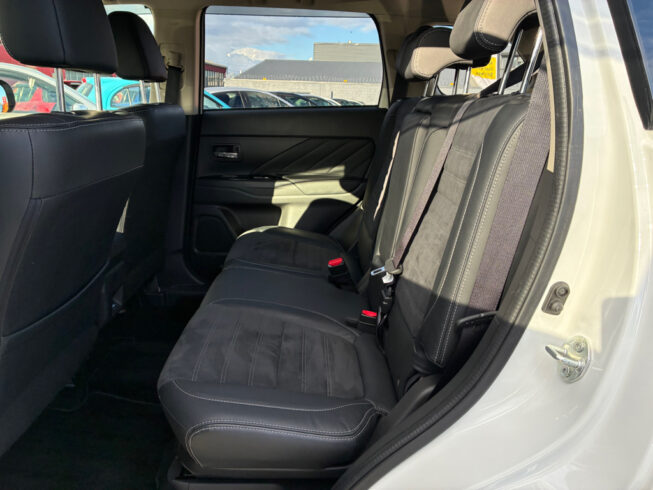 2016 Mitsubishi Outlander PHEV – High Spec – Low KMS image 296912