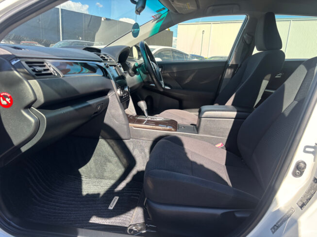 2013 Toyota Camry Hybrid G-Package image 296771