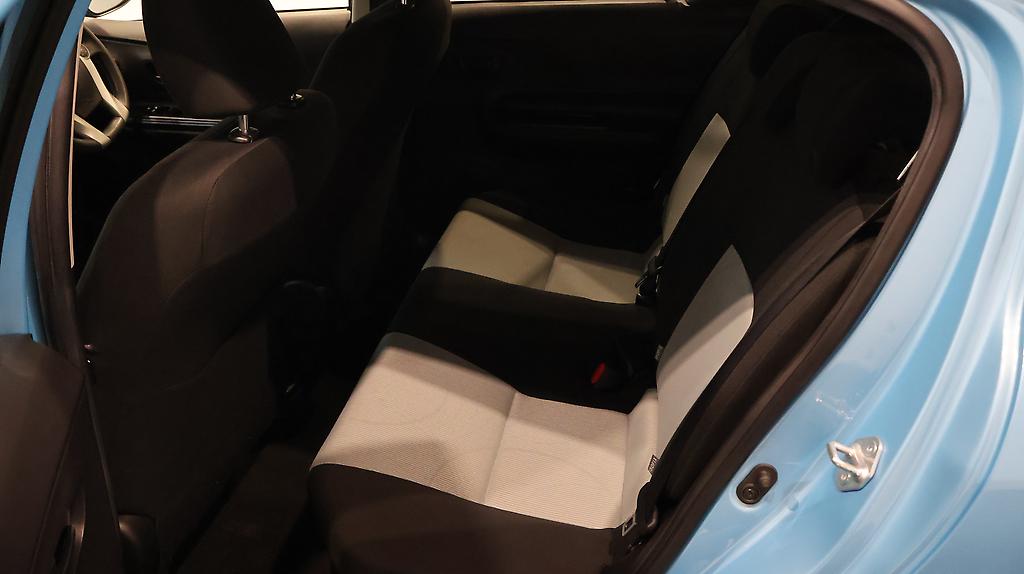 Toyota Aqua S Model. Low KMS Push Button Start image 313620