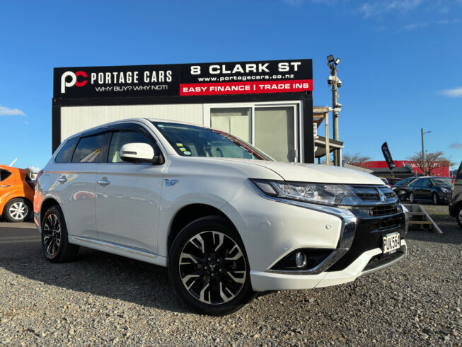 2016 Mitsubishi Outlander PHEV – High Spec – Low KMS image 296882
