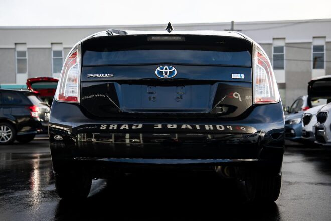 2012 Toyota Prius S Model Reversing Camera Alloys image 295625