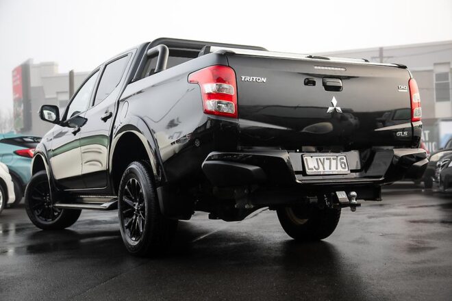2018 Mitsubishi Triton DC GLSB 2.4D/4WD/5AT image 297426