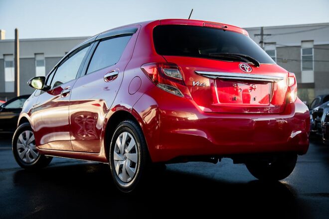 2016 Toyota Vitz U spec, Push Start,Reverse camera image 295705