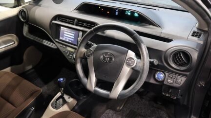 Toyota Aqua G Model Push Start and Reversing Camera image 314833