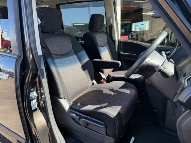 2014 Nissan Serena Hybrid Highway Star S-Hybrid image 297764