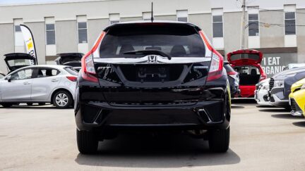 Honda Fit Hybrid L-package image 312382