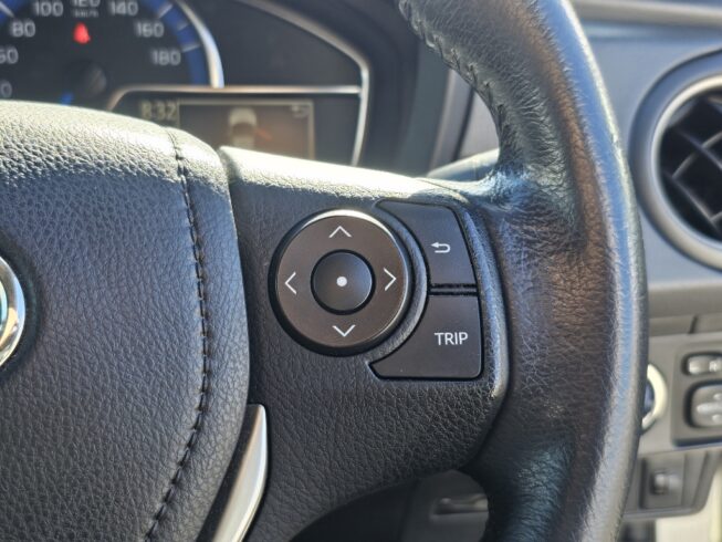 2013 Toyota Corolla Fielder Hybrid G Model – Push Button Start image 298306