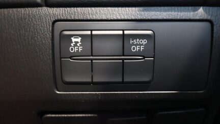 Mazda Atenza 20S – Great look in black image 317186