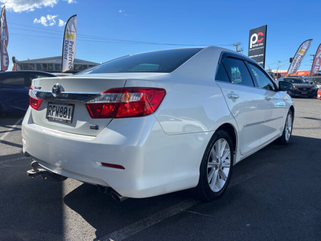 2013 Toyota Camry Hybrid G-Package image 296768