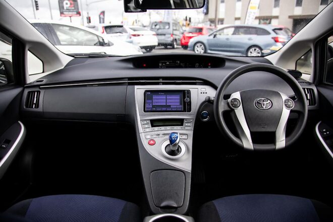 2013 Toyota Prius S model Hybrid, Push Start image 298172
