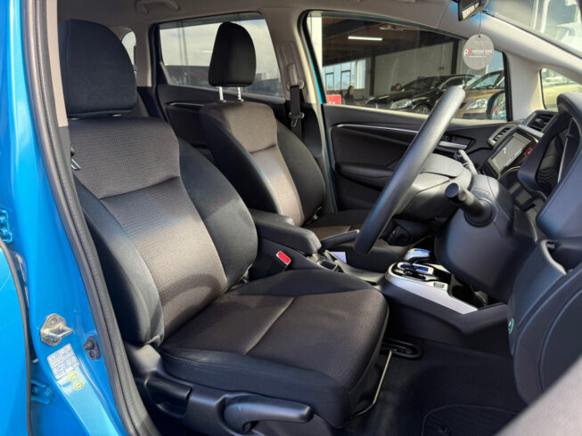 2014 Honda Fit Hybrid F Package image 295787