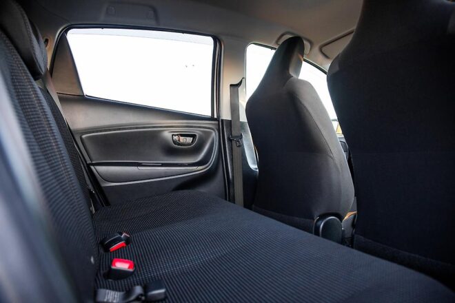 2017 Toyota Vitz F model Hybrid, Push start image 296637