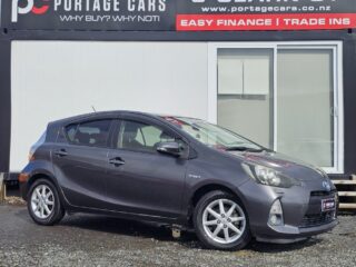 2012 Toyota Aqua G Model Push Start and Reversing Camera image 297920