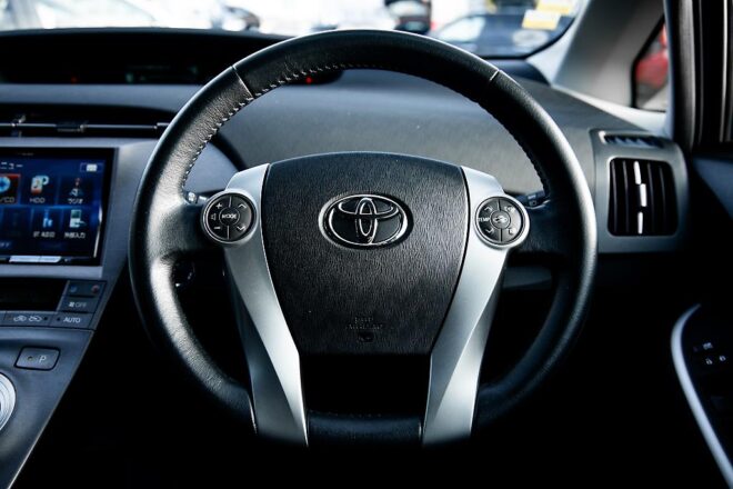 2012 Toyota Prius S Model Reversing Camera Alloys image 295633