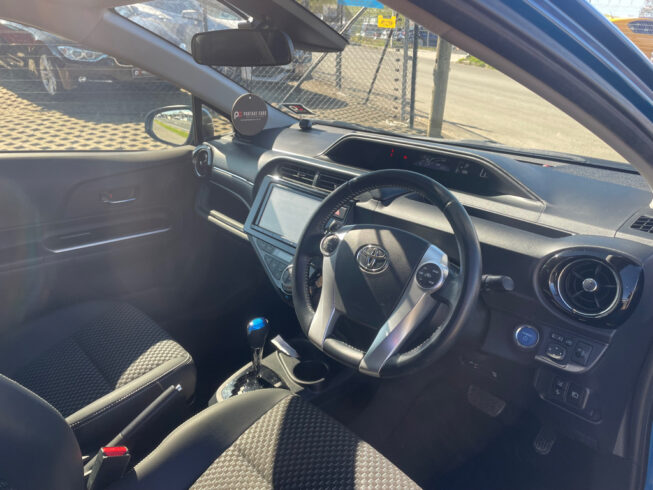 2015 Toyota Aqua Low Kms X Urban Hybrid! image 298194