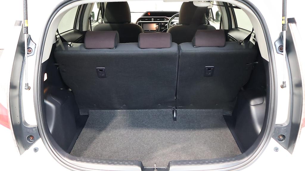 Toyota Aqua G Model, Push Start, Reverse Camera, Cruise Control image 308406