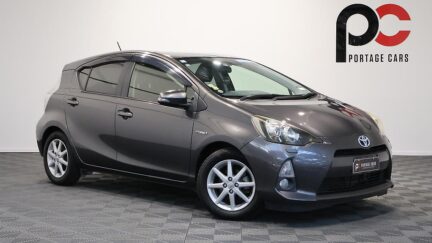 Toyota Aqua G Model Push Start and Reversing Camera image 314823