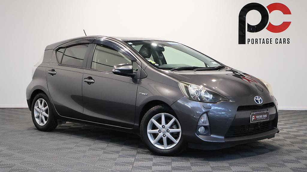 Toyota Aqua G Model Push Start and Reversing Camera image 297920