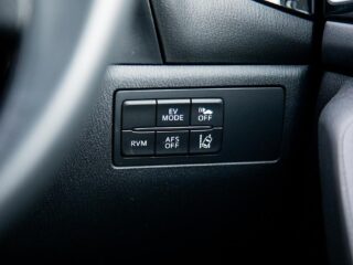 2014 Mazda Axela 20S Leather-PKG, Hybrid, Heated seats image 298117