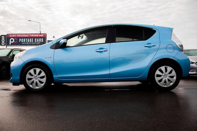 2012 Toyota Aqua S Model, Hybrid, Push start image 298146