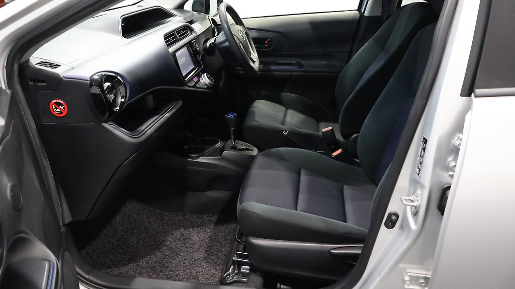 Toyota Aqua S Model, Push Start, Reverse Camera image 319027