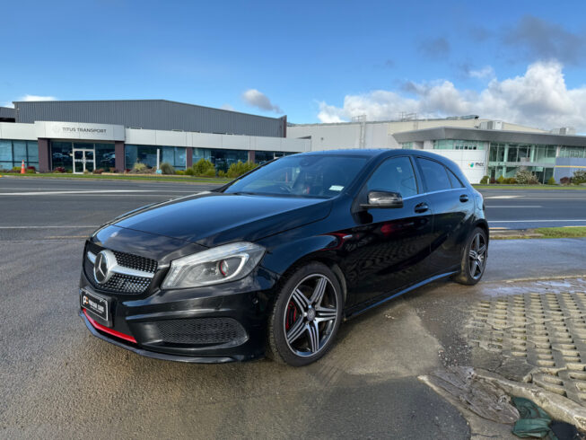 2012 Mercedes-benz A 180 Low KMS – Great Look in Black image 296792