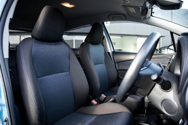 2016 Toyota Vitz F model, I stop, Push start image 295651