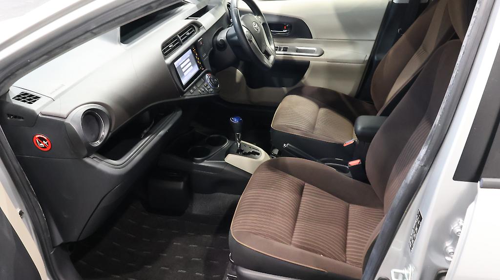 Toyota Aqua G model , Push Start, Reverse Camera image 316461