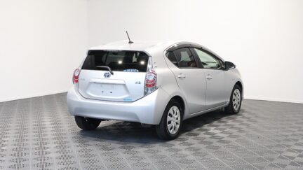 Toyota Aqua G model , Push Start, Reverse Camera image 316456