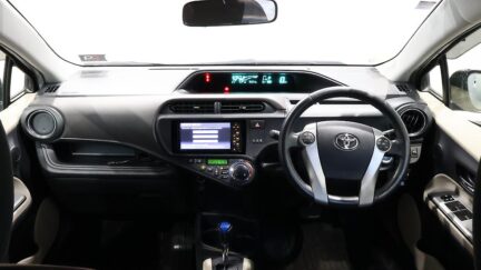 Toyota Aqua G model , Push Start, Reverse Camera image 316464