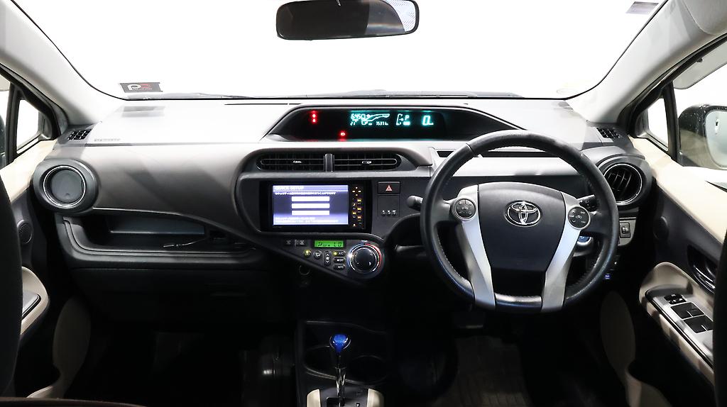 Toyota Aqua G model , Push Start, Reverse Camera image 316464