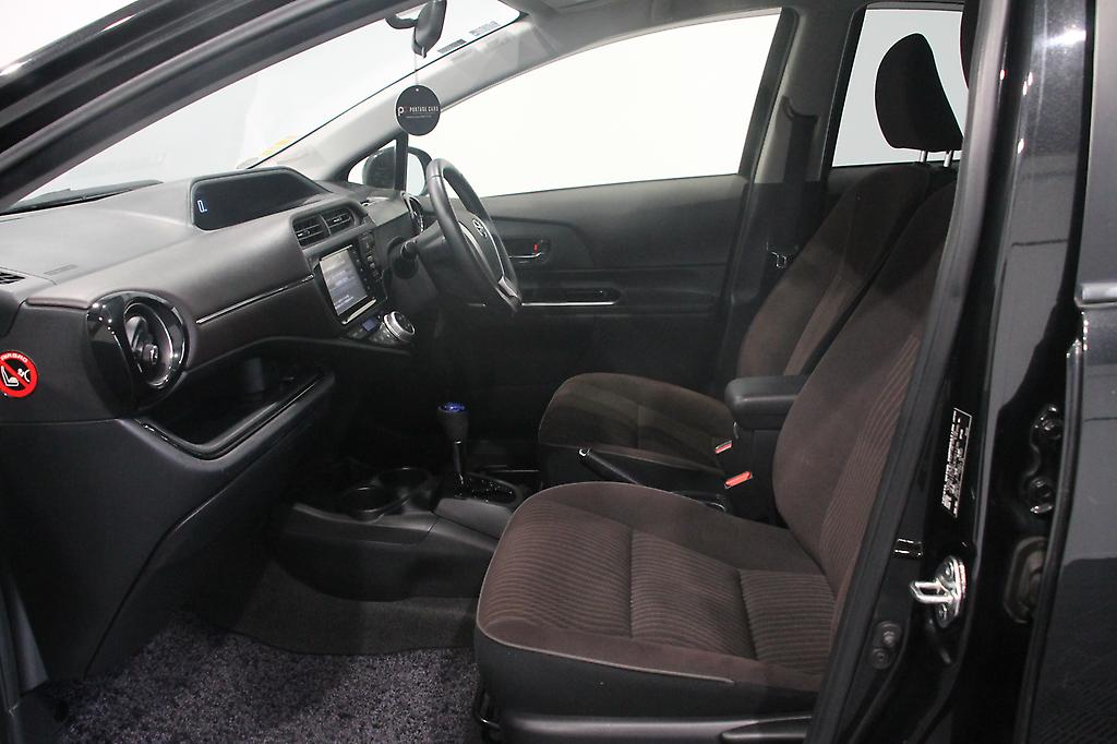 Toyota Aqua G model , Push Start image 307560