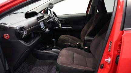 Toyota Aqua G Model, Push Start, Reverse camera, Cruise Control image 312700