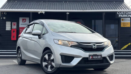 Honda Fit Hybrid F Package image 301633