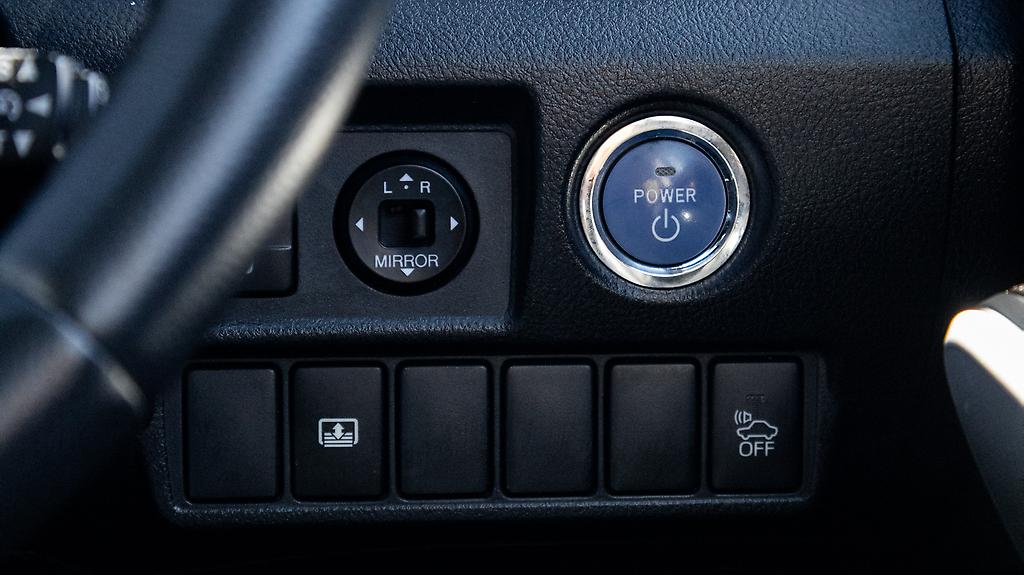 Toyota Sai G Model, Reverse camera, Heated seats , image 308608