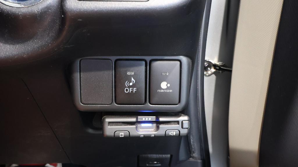 Toyota Aqua G model , Push Start, Reverse Camera image 316472