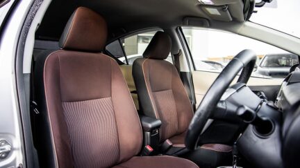 Toyota Aqua G model , Push Start, Reverse Camera image 300097