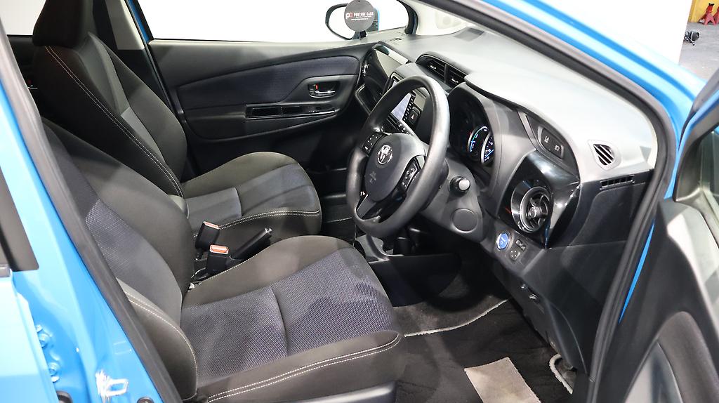 Toyota Vitz Hybrid F Safety Edition, Push Start image 317012