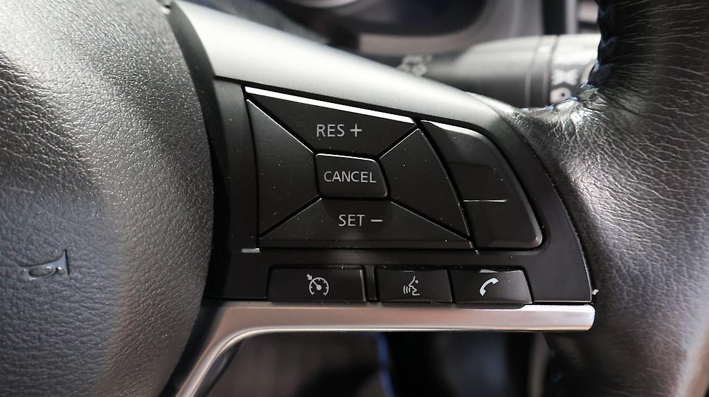 Nissan Leaf X Model, 84.6% SOH, Cruise control image 318545