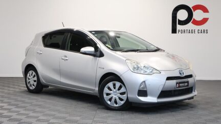 Toyota Aqua G model , Push Start, Reverse Camera image 316453