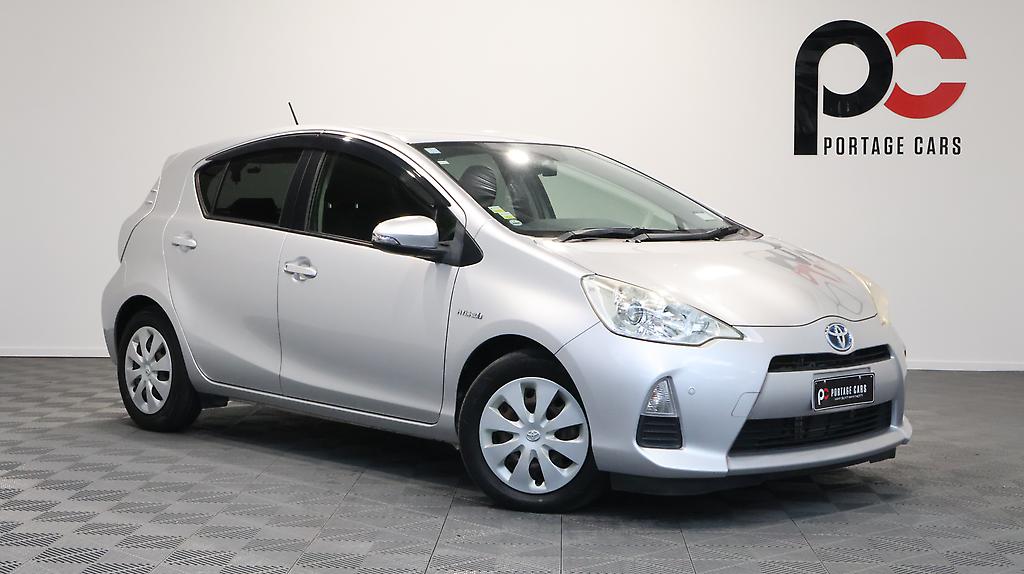 Toyota Aqua G model , Push Start, Reverse Camera image 300641