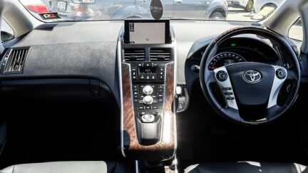 Toyota Sai G Model, Reverse camera, Heated seats , image 308600