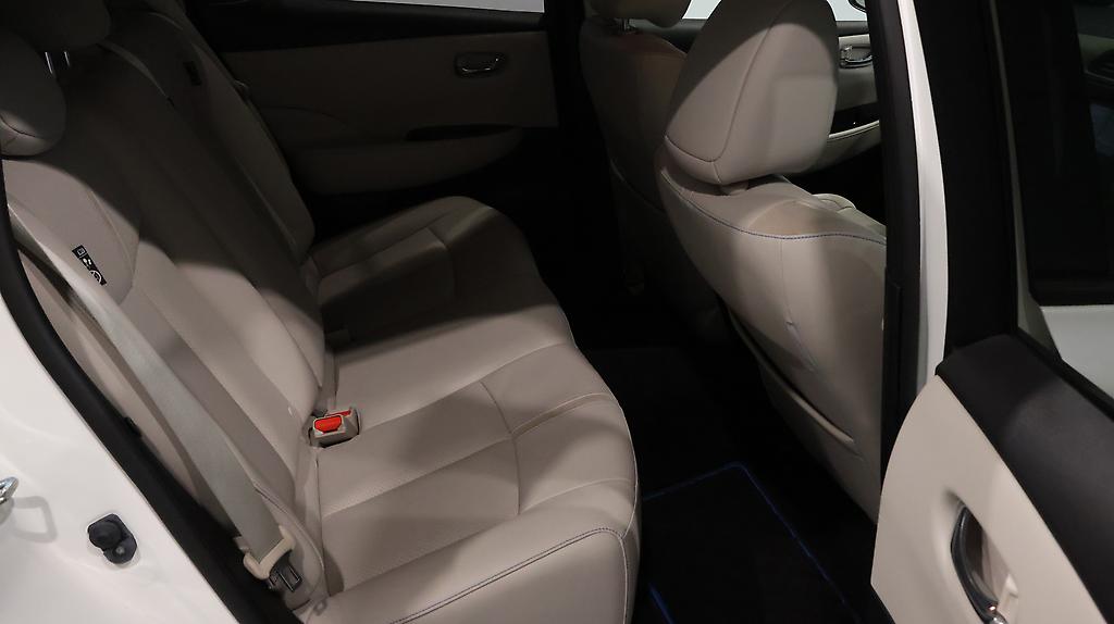 Nissan Leaf X Model, 84.6% SOH, Cruise control image 318537