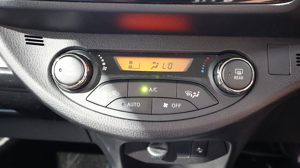 Toyota Vitz Hybrid F Safety Edition, Push Start image 317019