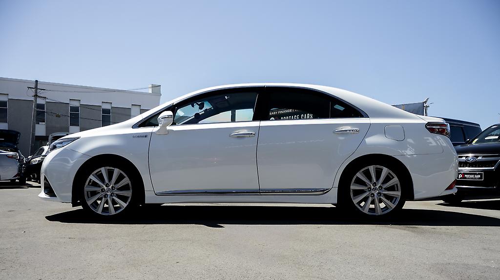 Toyota Sai G Model, Reverse camera, Heated seats , image 308597