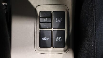 Toyota Aqua G model , Push Start, Reverse Camera image 316470