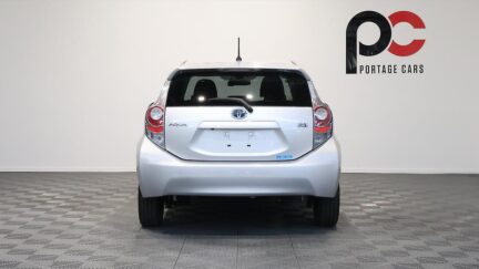 Toyota Aqua G model , Push Start, Reverse Camera image 316457