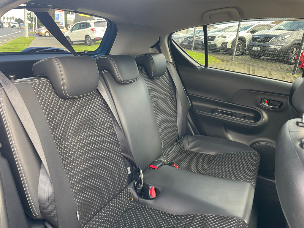 Toyota Aqua X-Urban image 301214